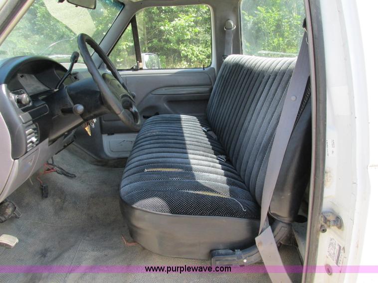 image for item F5173 1996 Ford F250 XL HD pickup truck