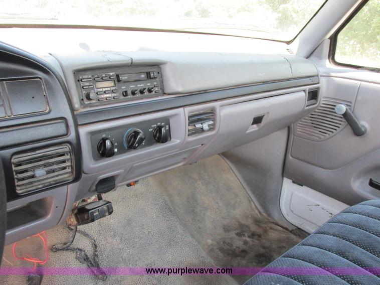image for item F5173 1996 Ford F250 XL HD pickup truck