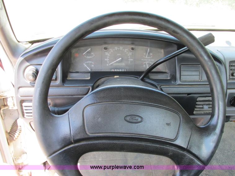 image for item F5173 1996 Ford F250 XL HD pickup truck