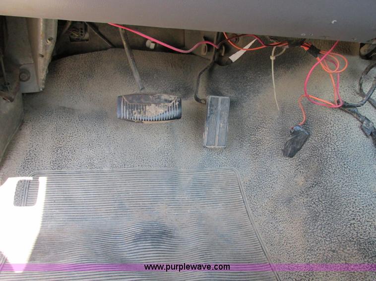 image for item F5173 1996 Ford F250 XL HD pickup truck