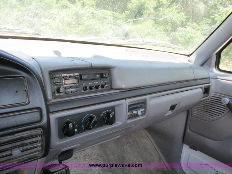 image for item F5173 1996 Ford F250 XL HD pickup truck