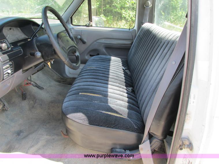 image for item F5173 1996 Ford F250 XL HD pickup truck