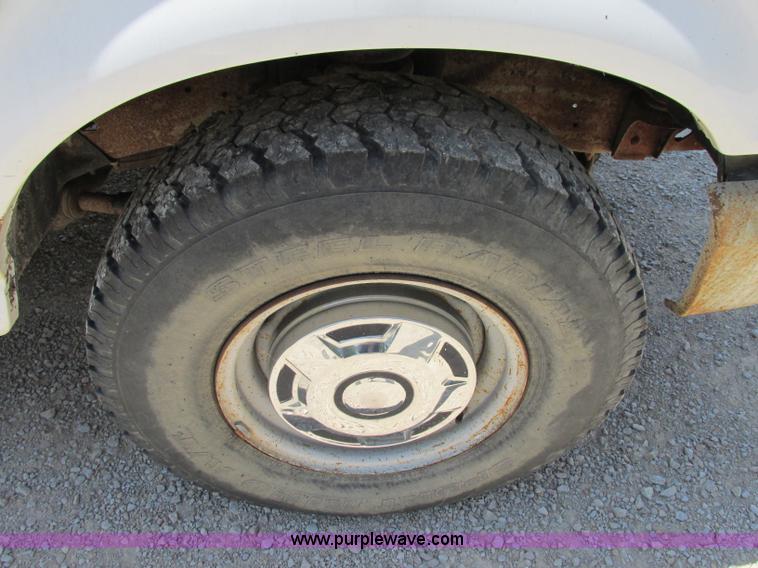 image for item F5173 1996 Ford F250 XL HD pickup truck