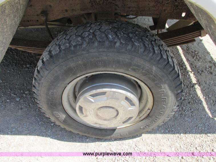 image for item F5173 1996 Ford F250 XL HD pickup truck