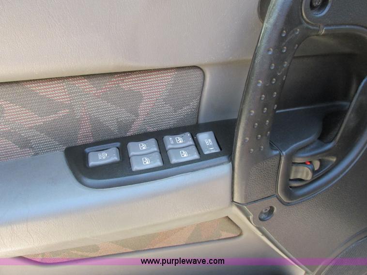 image for item F5174 2003 Pontiac Aztek SUV