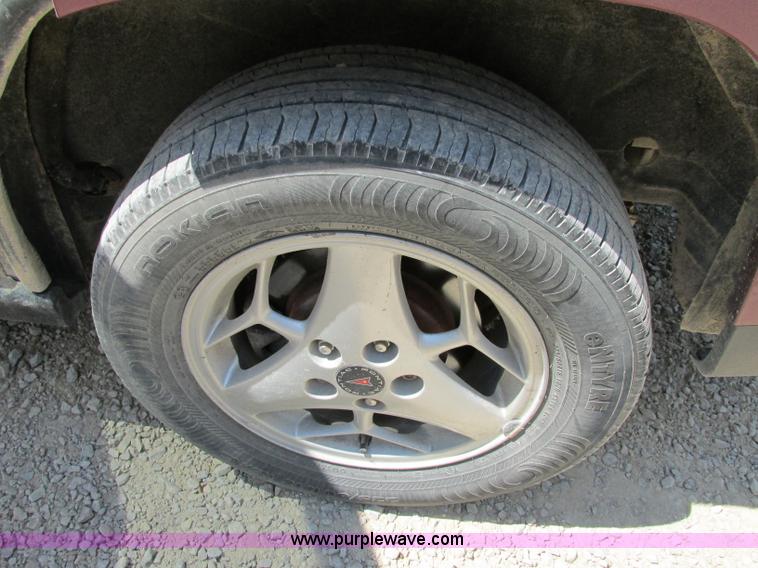 image for item F5174 2003 Pontiac Aztek SUV