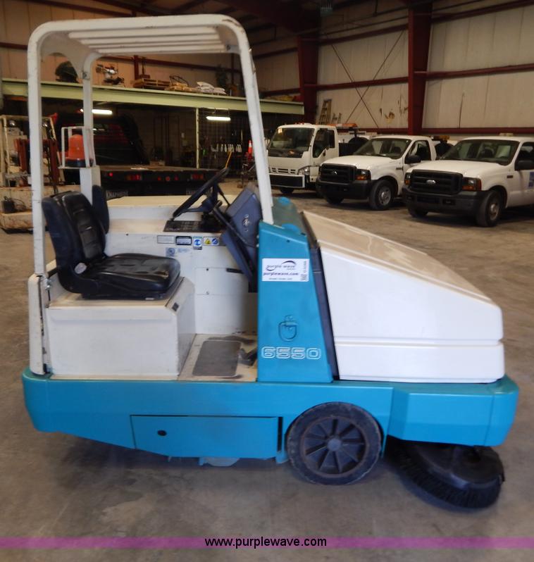 image for item G3288 Tennant 6550 power sweeper