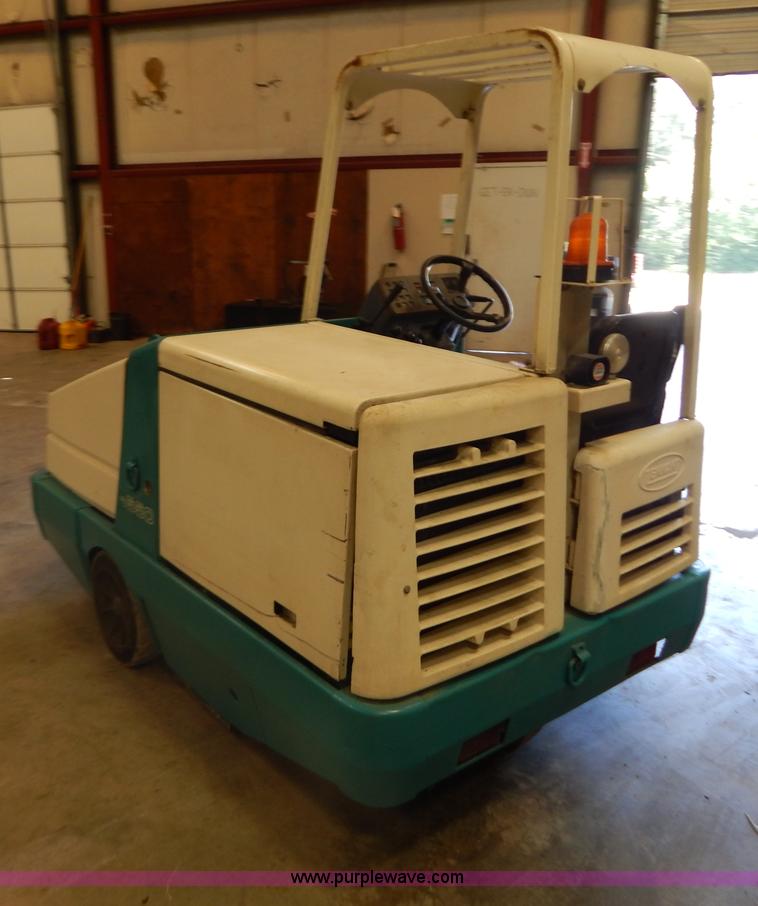image for item G3288 Tennant 6550 power sweeper