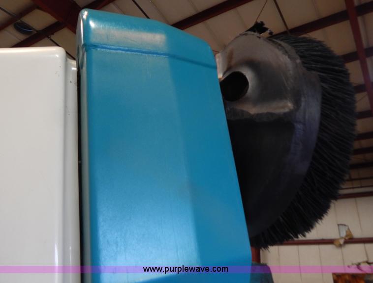 image for item G3288 Tennant 6550 power sweeper