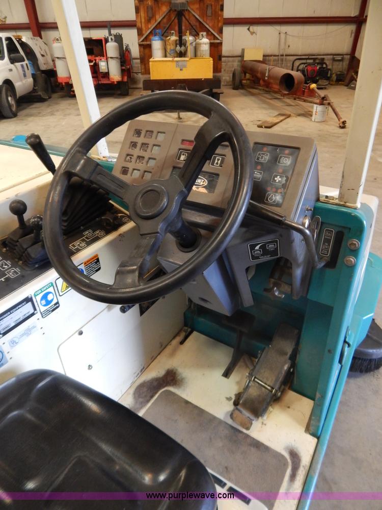 image for item G3288 Tennant 6550 power sweeper