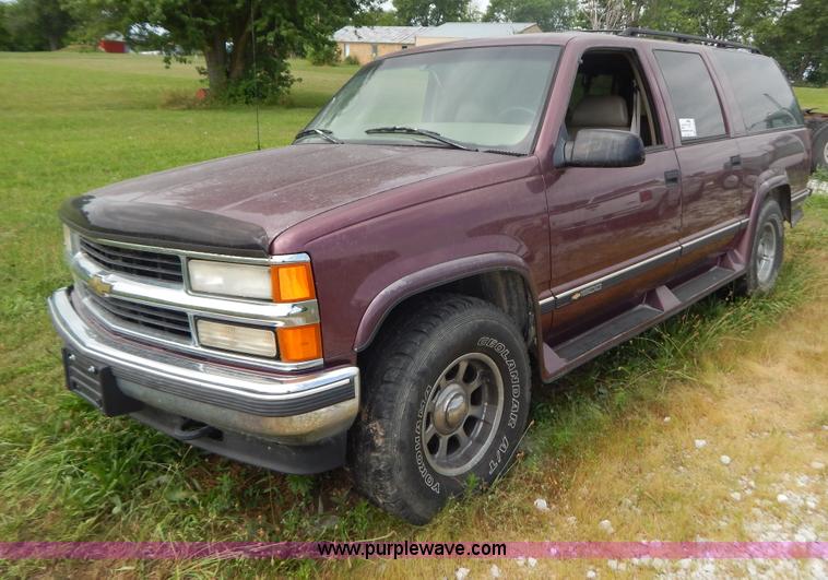 image for item G3315 1997 Chevrolet Suburban 1500 SUV