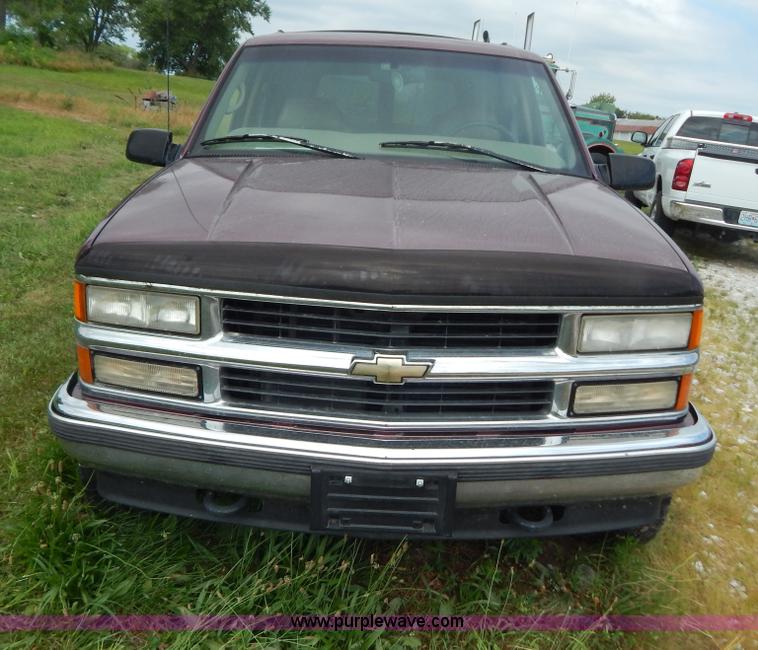 image for item G3315 1997 Chevrolet Suburban 1500 SUV