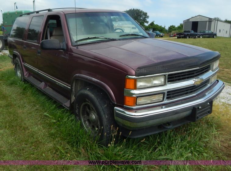 image for item G3315 1997 Chevrolet Suburban 1500 SUV