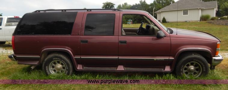 image for item G3315 1997 Chevrolet Suburban 1500 SUV