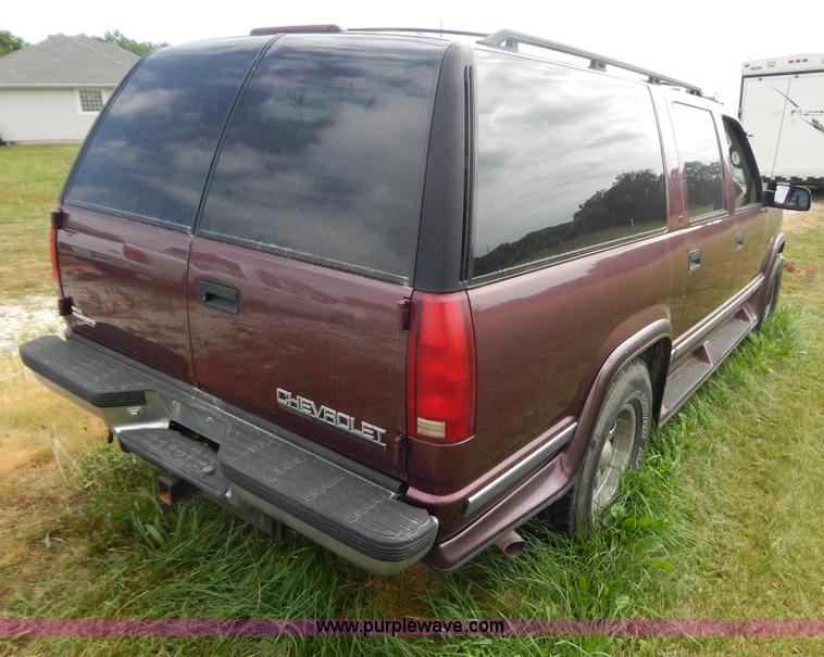 image for item G3315 1997 Chevrolet Suburban 1500 SUV