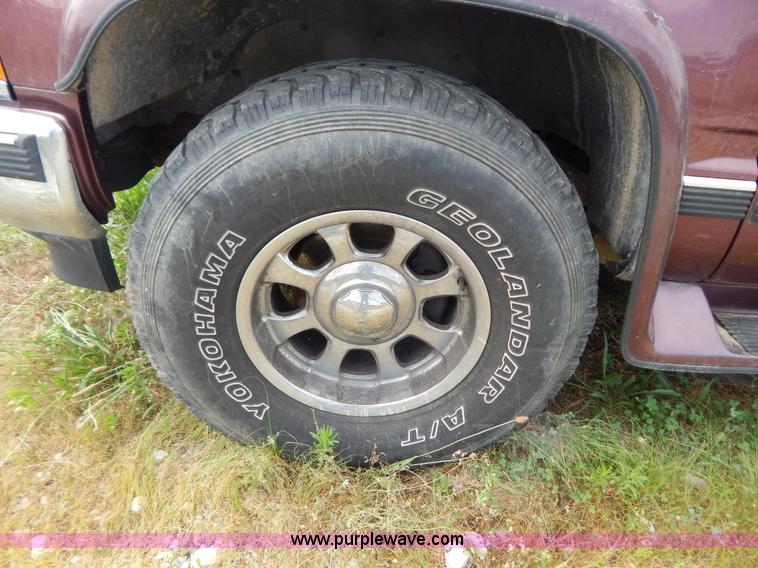 image for item G3315 1997 Chevrolet Suburban 1500 SUV