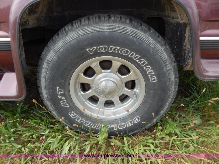 image for item G3315 1997 Chevrolet Suburban 1500 SUV