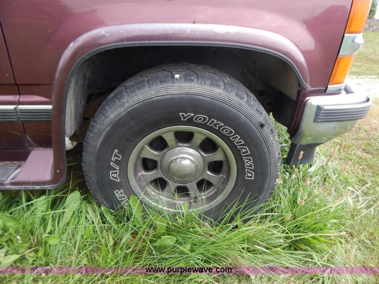 image for item G3315 1997 Chevrolet Suburban 1500 SUV