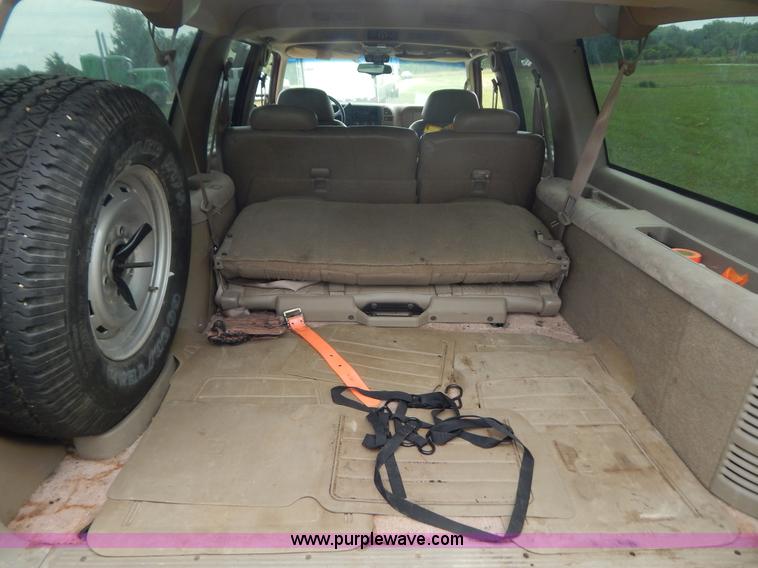 image for item G3315 1997 Chevrolet Suburban 1500 SUV