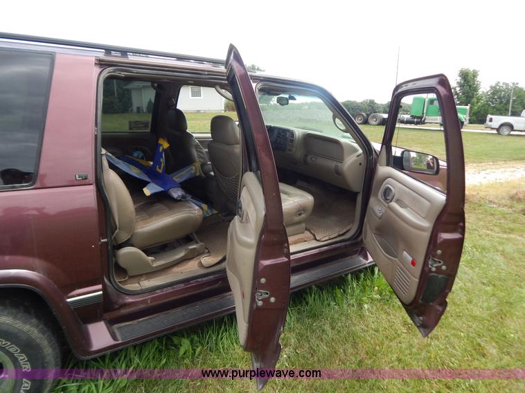 image for item G3315 1997 Chevrolet Suburban 1500 SUV
