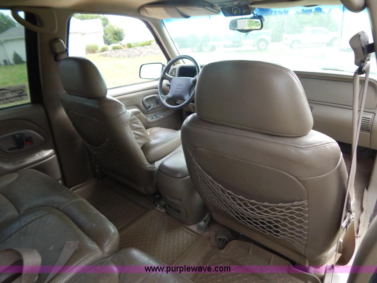 image for item G3315 1997 Chevrolet Suburban 1500 SUV