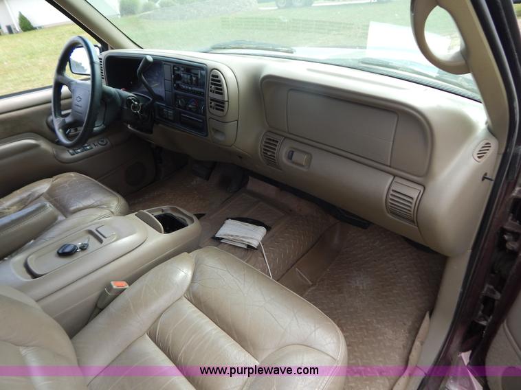 image for item G3315 1997 Chevrolet Suburban 1500 SUV