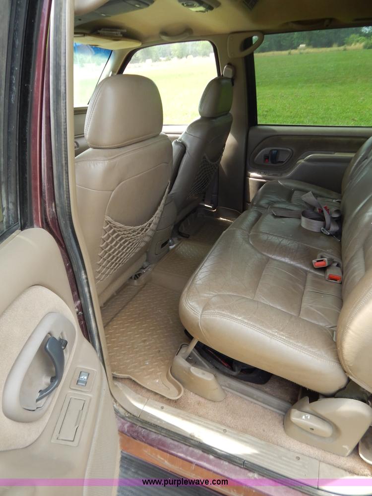 image for item G3315 1997 Chevrolet Suburban 1500 SUV