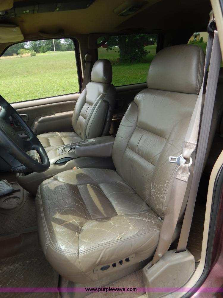 image for item G3315 1997 Chevrolet Suburban 1500 SUV