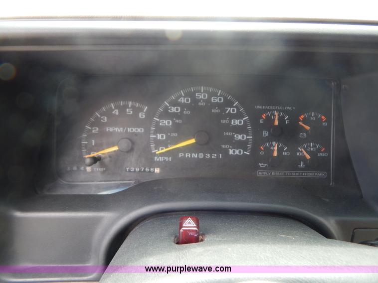 image for item G3315 1997 Chevrolet Suburban 1500 SUV