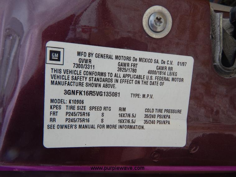 image for item G3315 1997 Chevrolet Suburban 1500 SUV