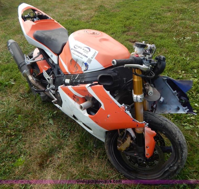 image for item G3317 2004 Suzuki G5X R1000 motorcycle