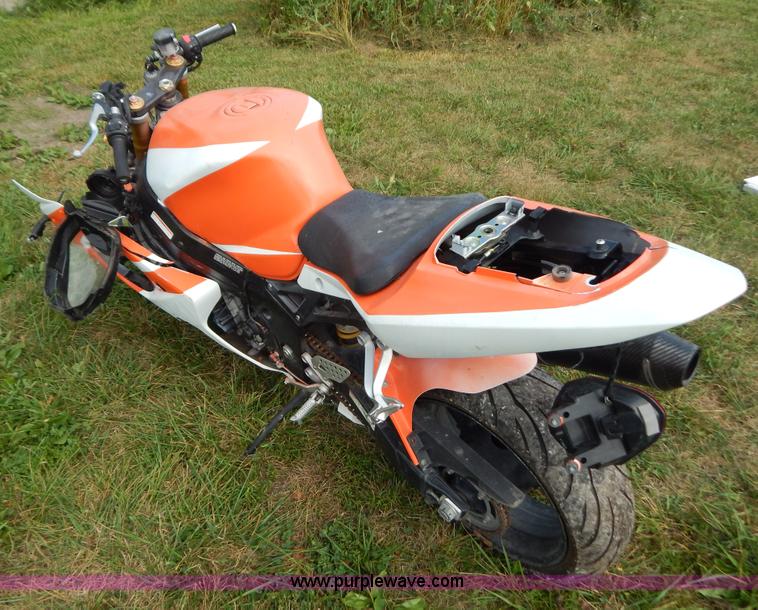 image for item G3317 2004 Suzuki G5X R1000 motorcycle