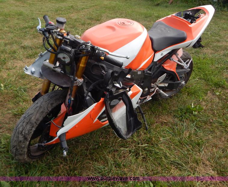 image for item G3317 2004 Suzuki G5X R1000 motorcycle