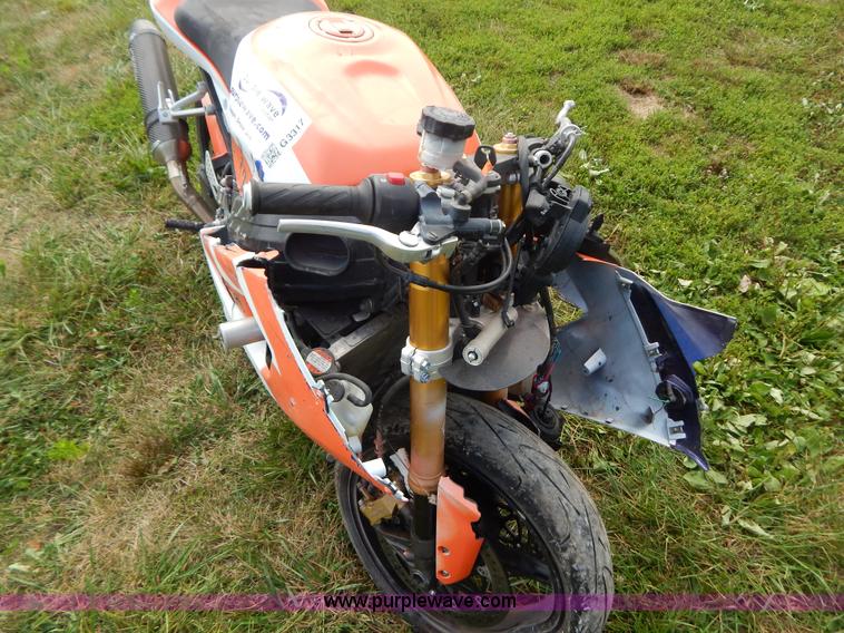 image for item G3317 2004 Suzuki G5X R1000 motorcycle