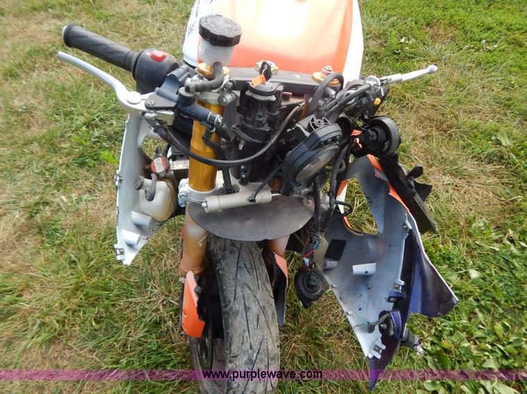 image for item G3317 2004 Suzuki G5X R1000 motorcycle