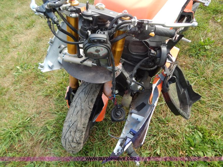 image for item G3317 2004 Suzuki G5X R1000 motorcycle