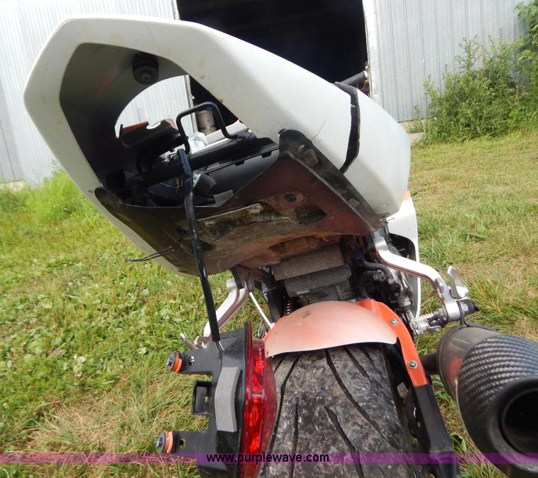 image for item G3317 2004 Suzuki G5X R1000 motorcycle