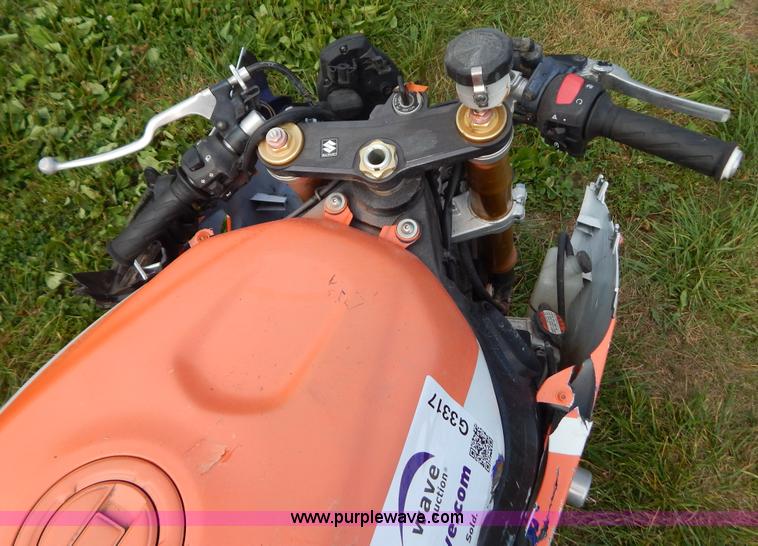 image for item G3317 2004 Suzuki G5X R1000 motorcycle