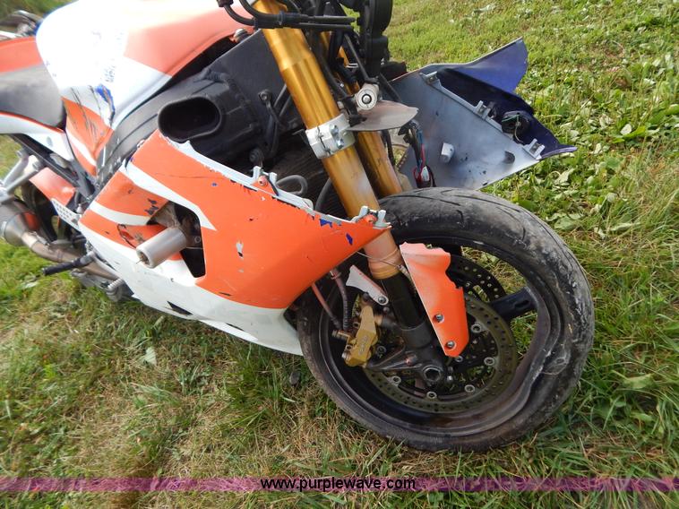 image for item G3317 2004 Suzuki G5X R1000 motorcycle