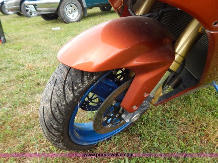 image for item G3319 2005 Suzuki G5X 600 motorcycle