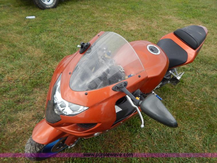 image for item G3319 2005 Suzuki G5X 600 motorcycle