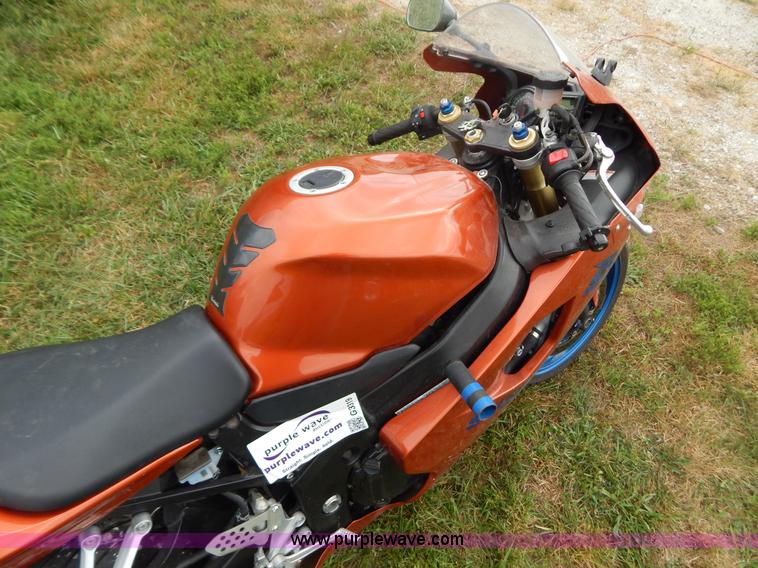 image for item G3319 2005 Suzuki G5X 600 motorcycle