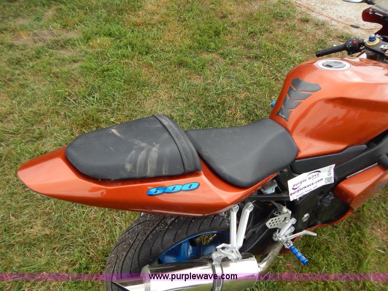 image for item G3319 2005 Suzuki G5X 600 motorcycle