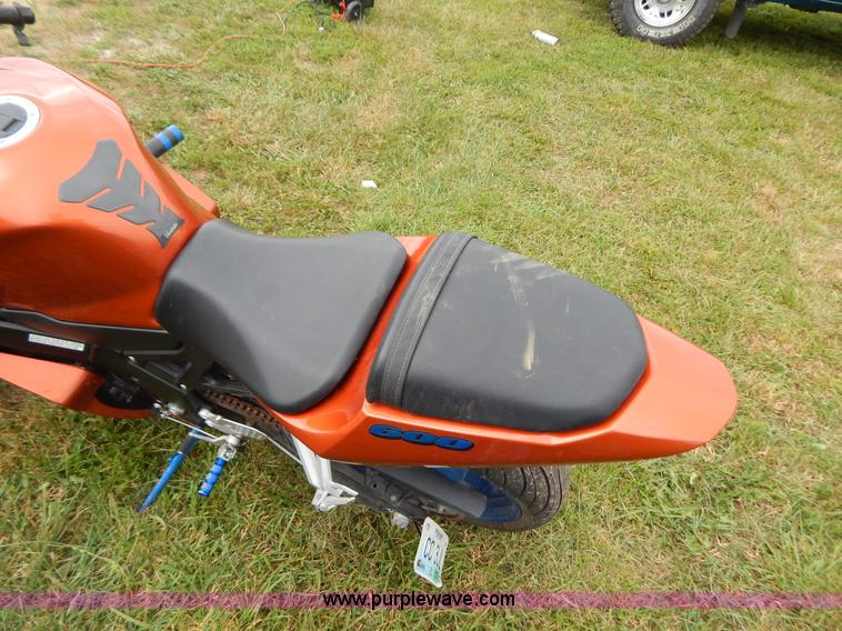 image for item G3319 2005 Suzuki G5X 600 motorcycle