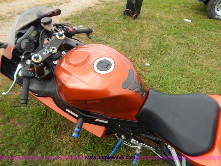 image for item G3319 2005 Suzuki G5X 600 motorcycle