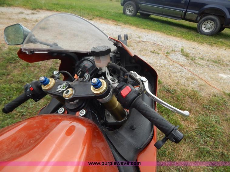 image for item G3319 2005 Suzuki G5X 600 motorcycle