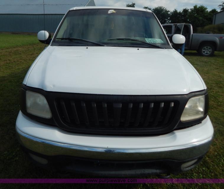 image for item G3320 2001 Ford F150 pickup truck