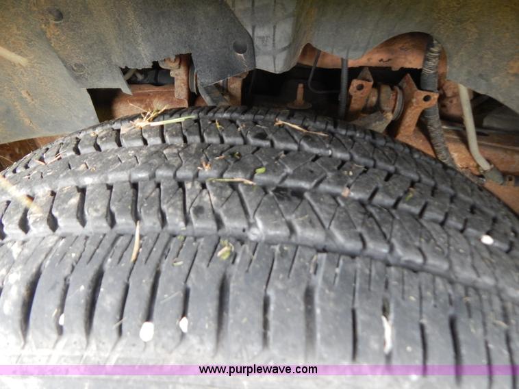 image for item G3320 2001 Ford F150 pickup truck