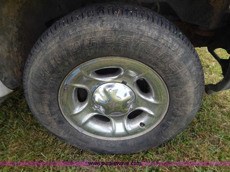 image for item G3320 2001 Ford F150 pickup truck