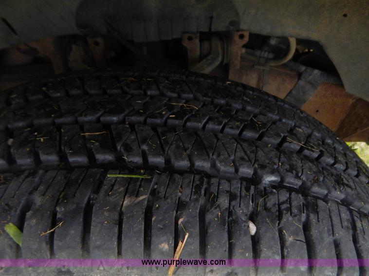 image for item G3320 2001 Ford F150 pickup truck